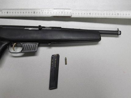 Mit dieser Waffe empfing der Mann die Polizisten an seiner Haustür. Mit dieser Waffe empfing der Mann die Polizisten an seiner Haustür.