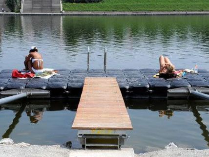 Nicht nur sonnen und chillen, auch gratis surfen kann man bald auf der Donauinsel. Nicht nur sonnen und chillen, auch gratis surfen kann man bald auf der Donauinsel.