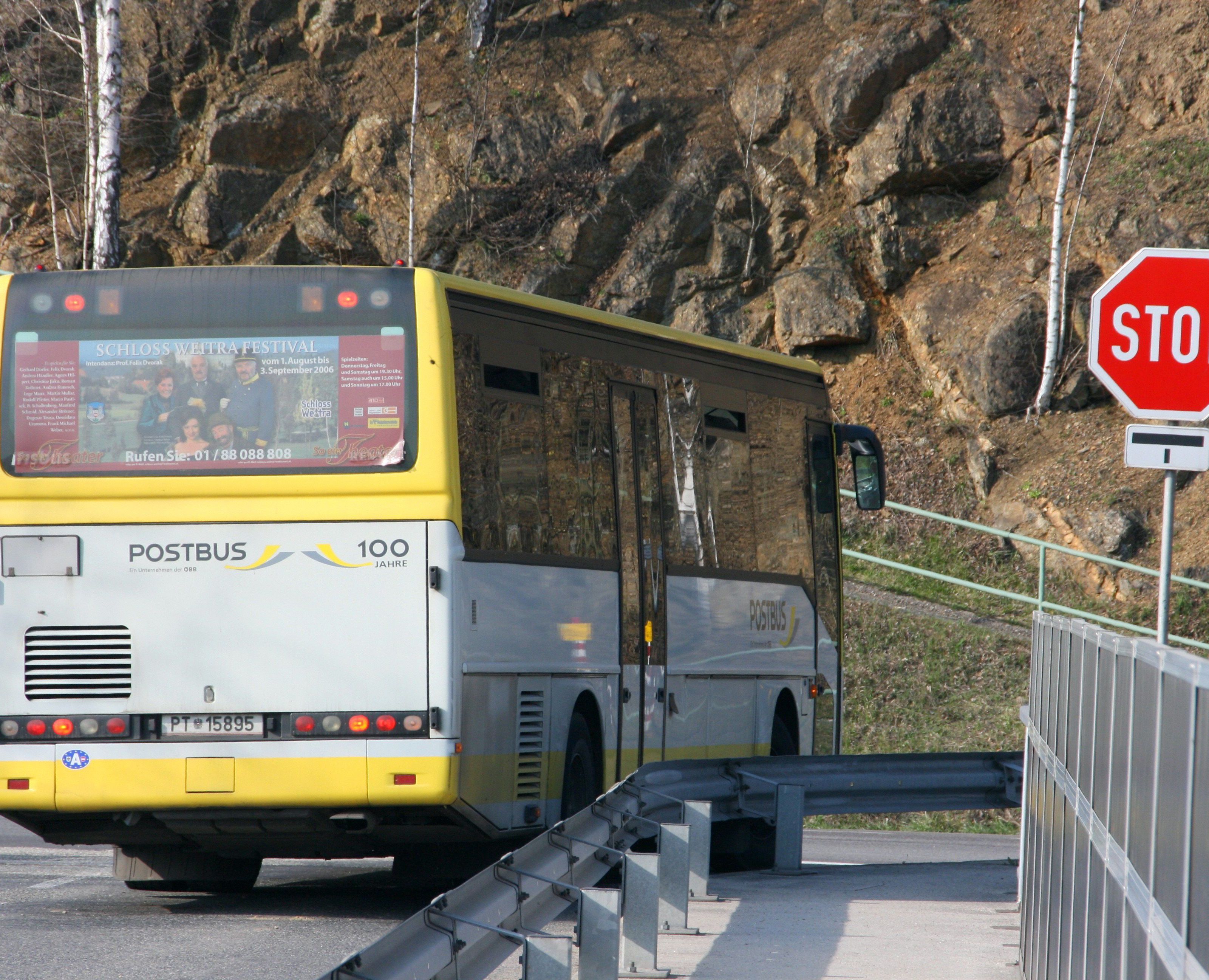 Der Bus ist nicht abgefahren für den öffentlichen Verkehr in Niederösterreich Der Bus ist nicht abgefahren für den öffentlichen Verkehr in Niederösterreich
