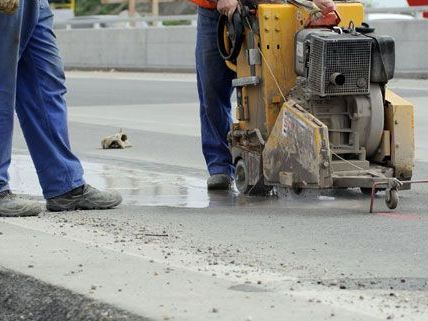 Bauarbeiten aufgrund von Hitzeschäden auf der A1 Richtung Wien Bauarbeiten aufgrund von Hitzeschäden auf der A1 Richtung Wien