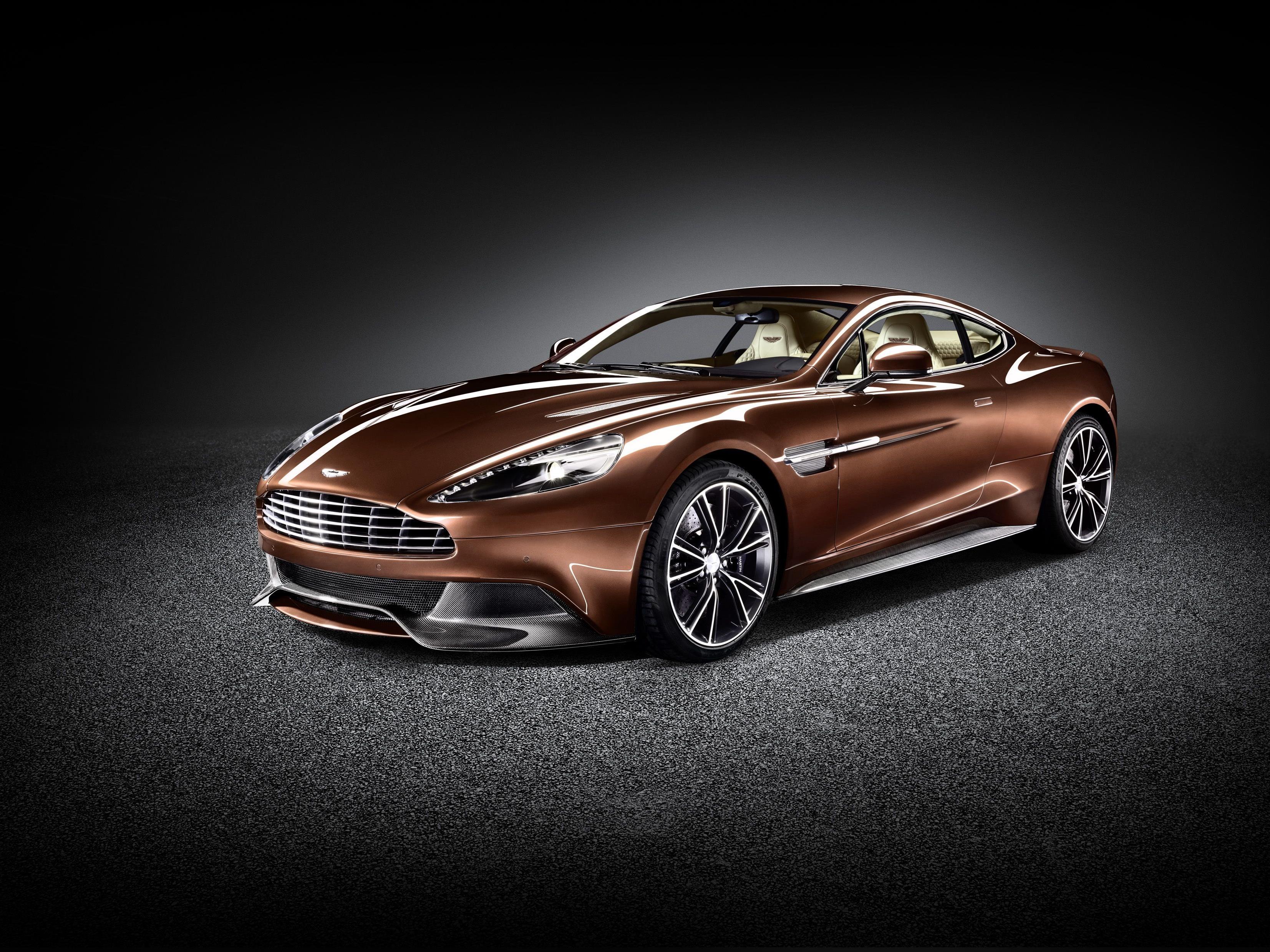 Ein Traum aus Aluminium und Karbon. Durch die neu konzipierte Karosserie wurde das Gewicht des Aston Martin Vanquish erheblich reduziert.