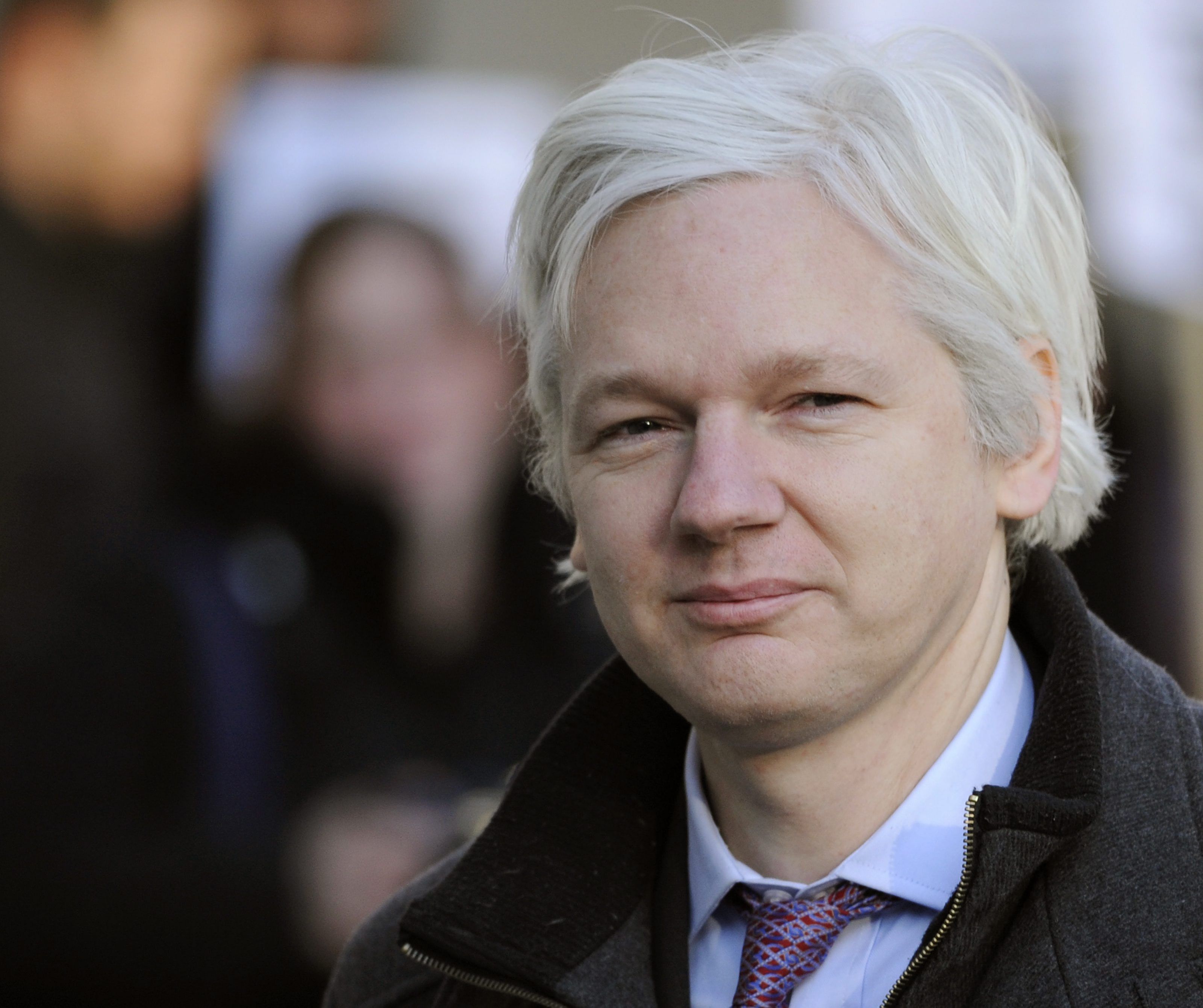 Assange scheitert mit Antrag auf Überprüfung des Auslieferungsentscheids an Schweden. Assange scheitert mit Antrag auf Überprüfung des Auslieferungsentscheids an Schweden.