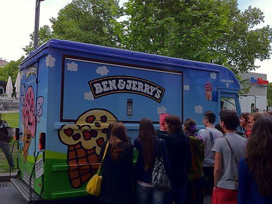 Der Ben & Jerry's Truck machte nahe dem Karlsplatz Station - unser Leserreporter war dabei