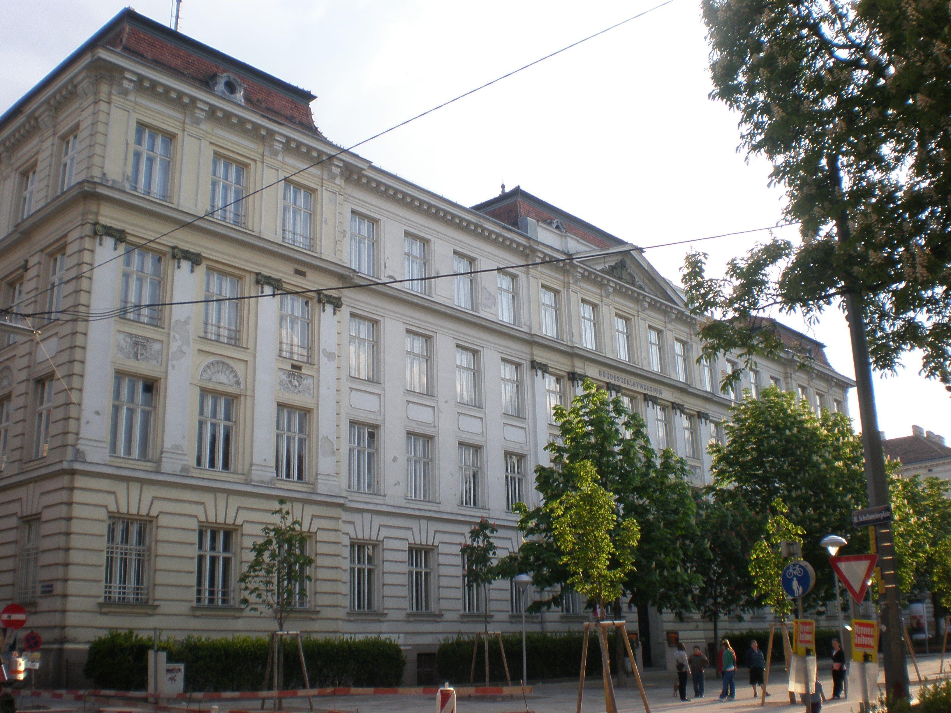 Das Gymnasium an Schuhmeierplatz in Ottakring wird umgebaut