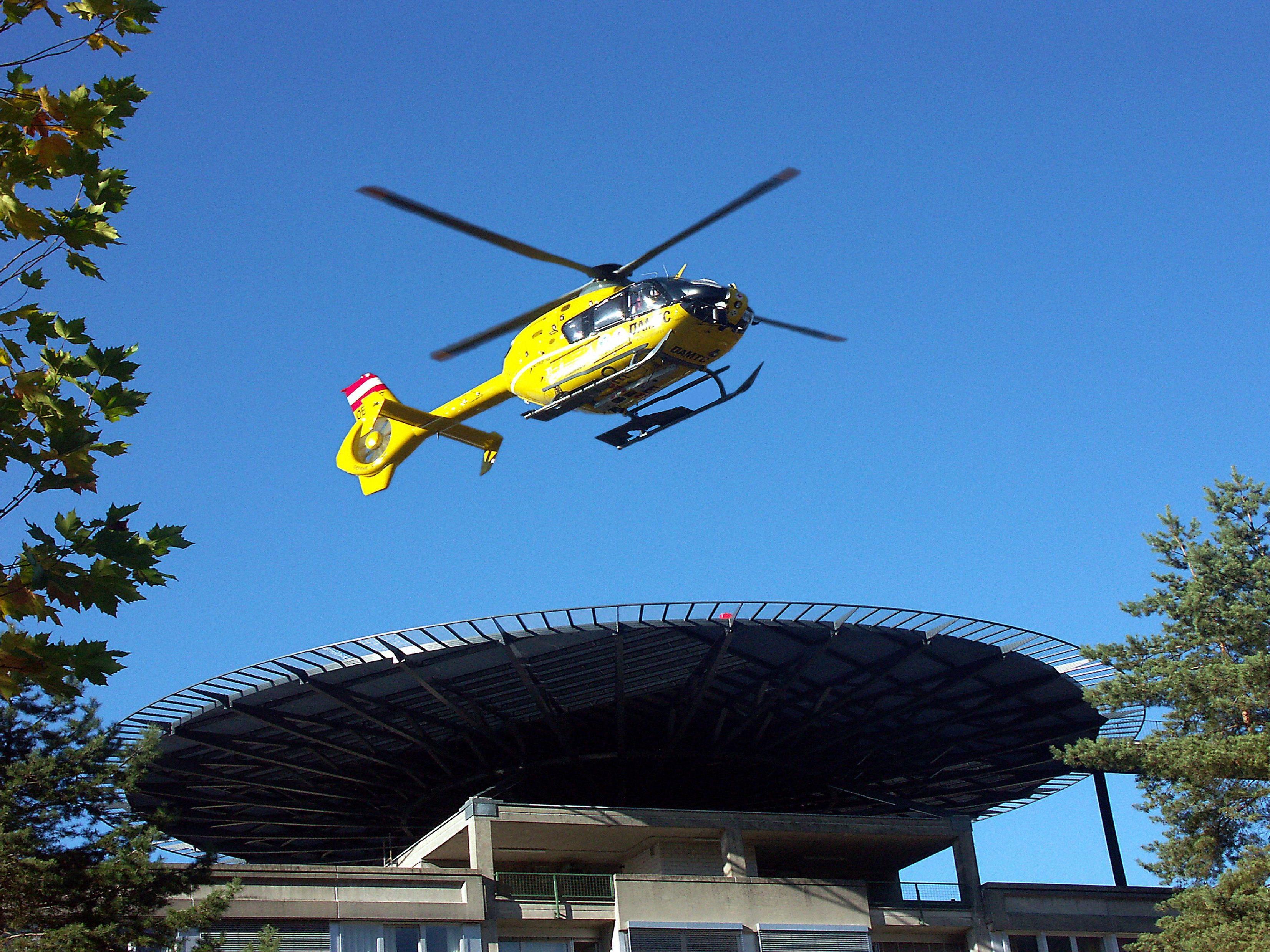 Der verletzte Kleinkind wurde mit dem Rettungshubschrauber in Spital nach Linz geflogen.