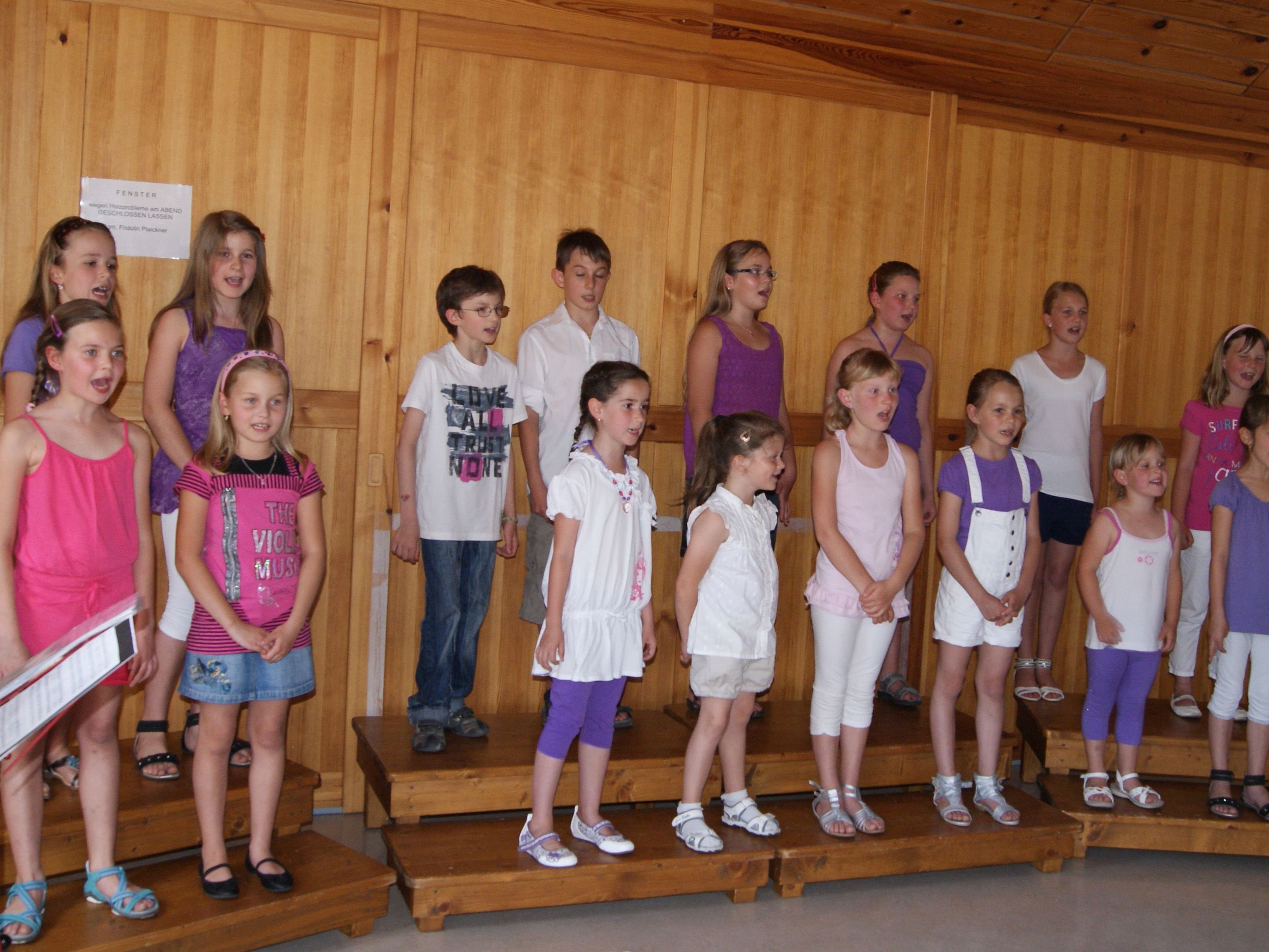Der Cantemus-Kinderchor begeisterte beim Konzert. Der Cantemus-Kinderchor begeisterte beim Konzert.