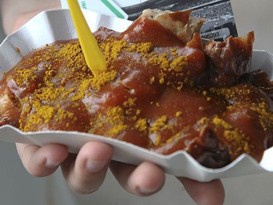 Eine deutsche Spezialität erobert Wien: Die beliebte Currywurst