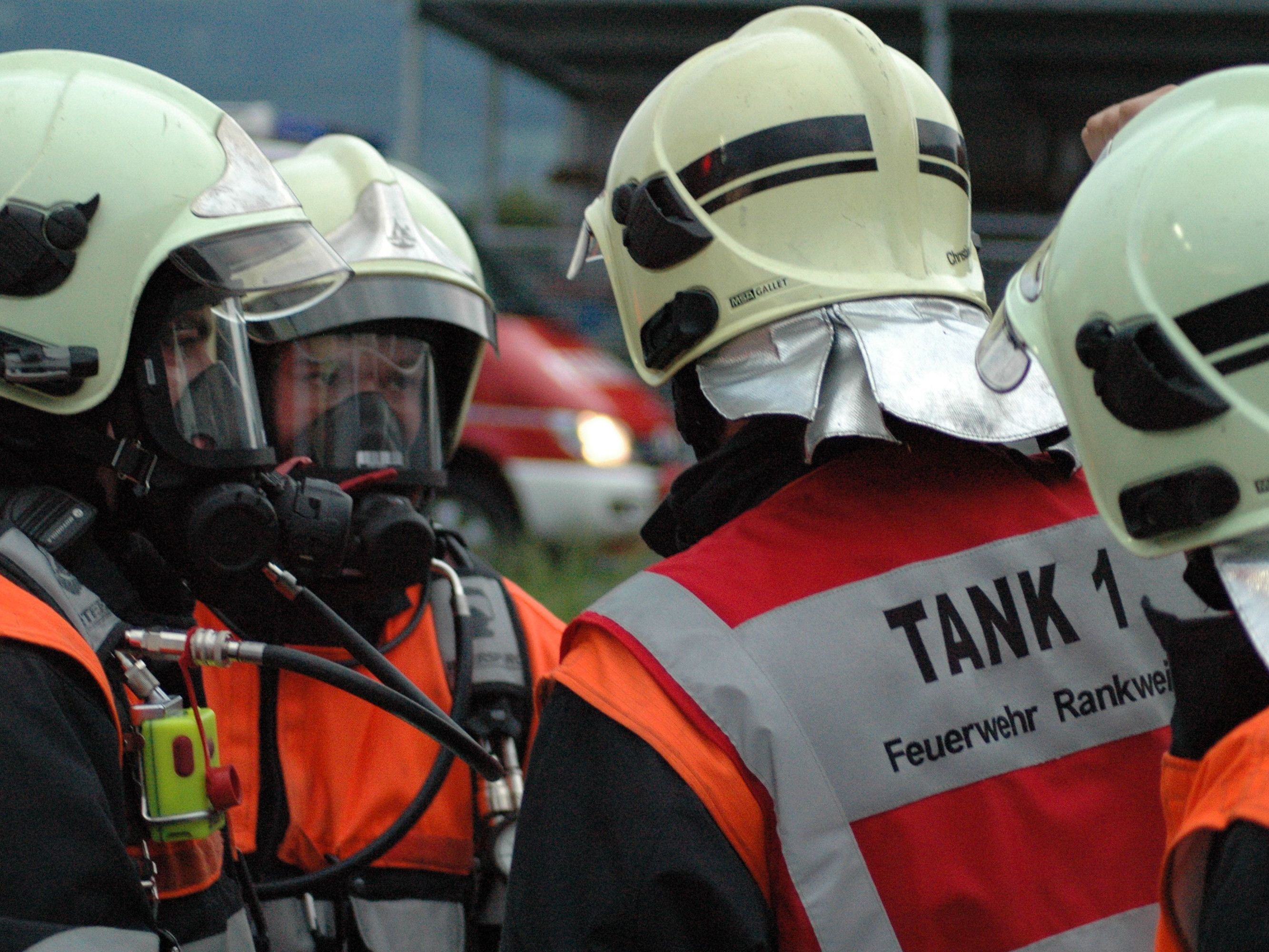 Die Rankler Feuerwehrler hatten bei der Übung alle Hände voll zu tun. Die Rankler Feuerwehrler hatten bei der Übung alle Hände voll zu tun.