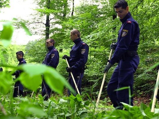 Die Suche nach der Vermissten Heidrun W. beschäftigte am Dienstag zahlreiche Polizisten und Spürhunde