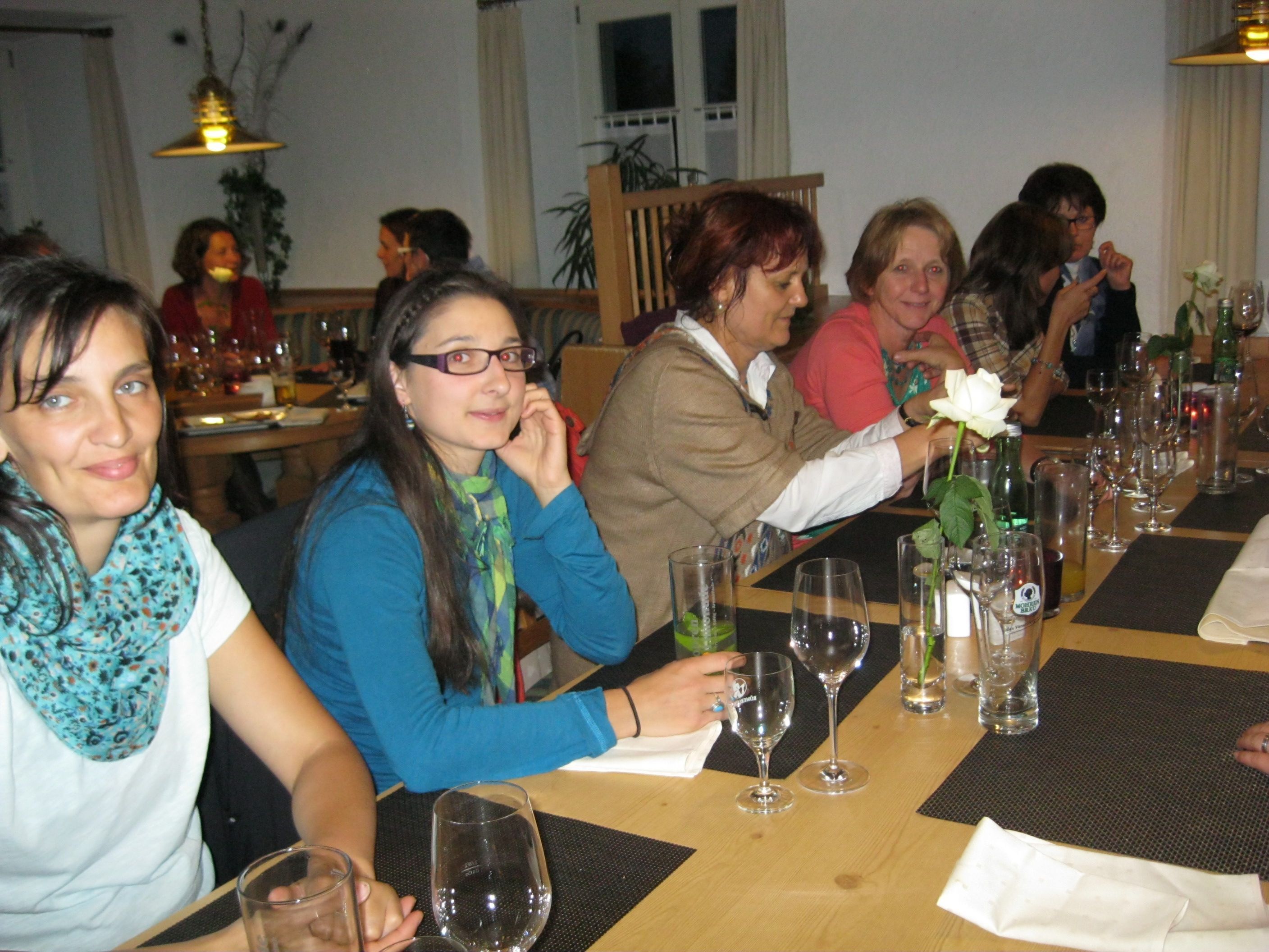 Ausgelassene Stimmung herrschte beim Essen im Gh Kreuz Ausgelassene Stimmung herrschte beim Essen im Gh Kreuz