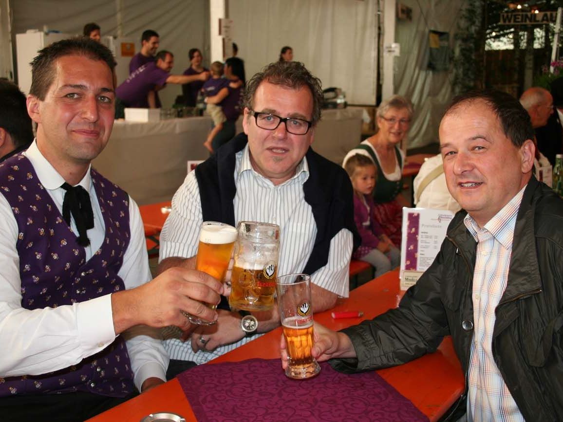 Obmann Andreas Scherer mit den Gemeinderäten Hannes Hackl und Johannes Maier. Obmann Andreas Scherer mit den Gemeinderäten Hannes Hackl und Johannes Maier.
