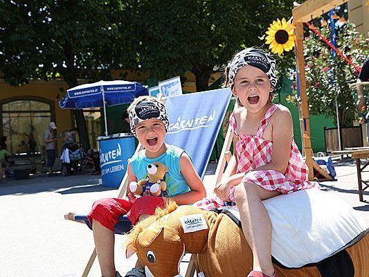 Die kleinen Gäste hatten beim Kärnten-Fest in Schönbrunn ihren Spaß Die kleinen Gäste hatten beim Kärnten-Fest in Schönbrunn ihren Spaß