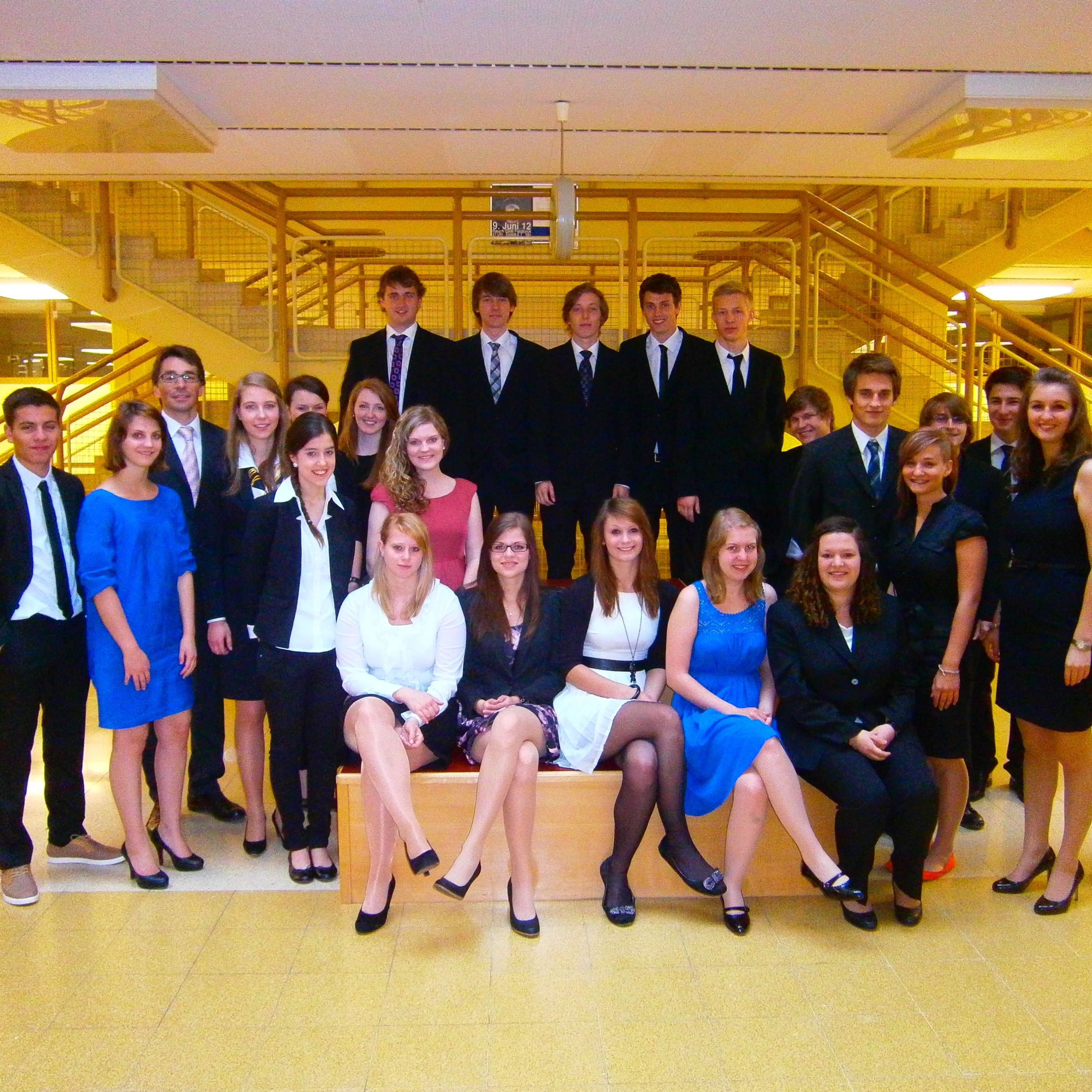 Die Maturanten der 5bk der HAK Bludenz Die Maturanten der 5bk der HAK Bludenz