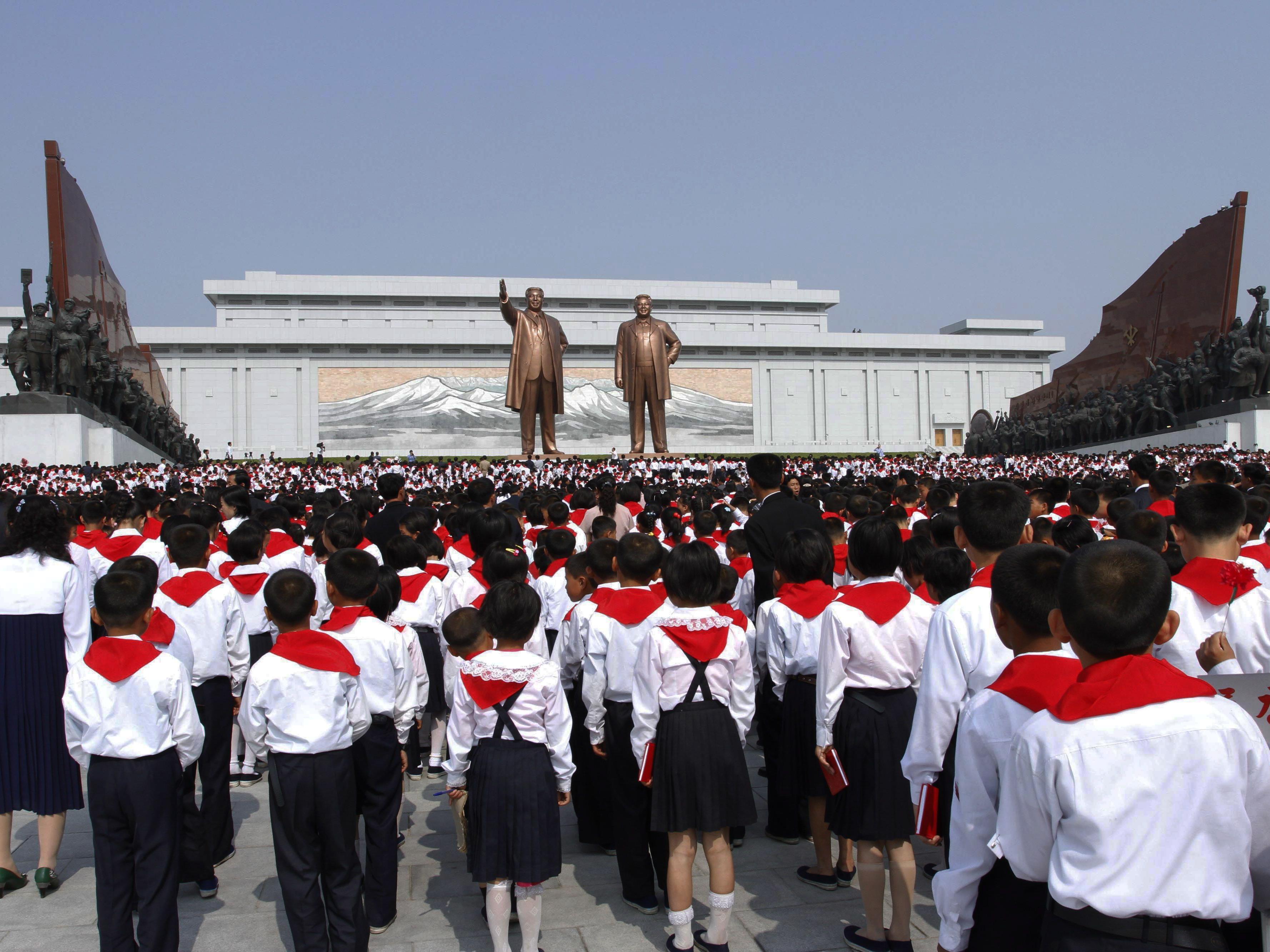 Schon die Kleinsten werden in Nordkorea auf die Führung eingeschworen.
