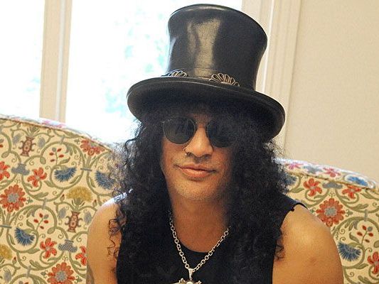 Ein gutgelaunter Slash aka Saul Hudson beim Interview in Wien Ein gutgelaunter Slash aka Saul Hudson beim Interview in Wien