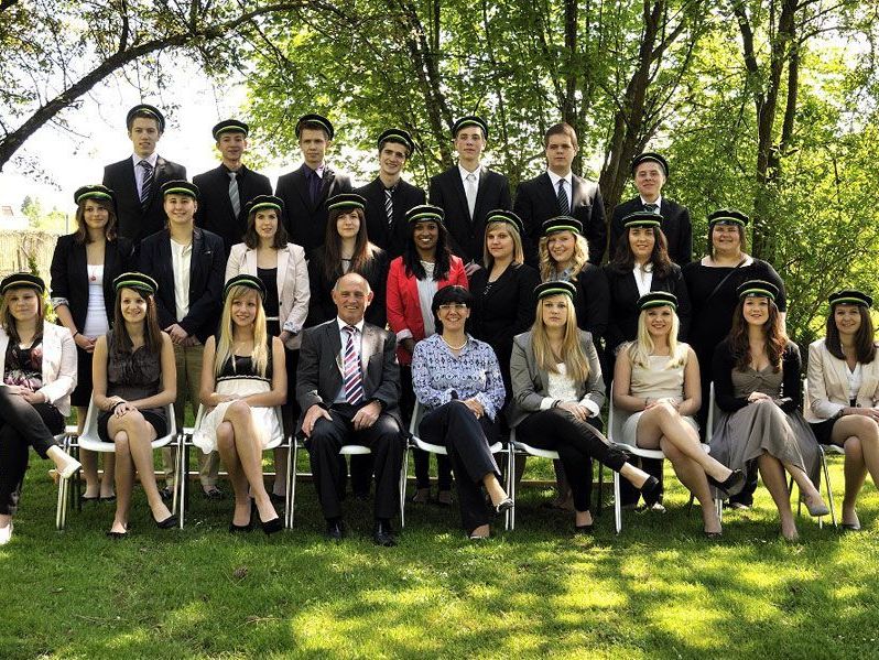 Die Maturanten der Va der HAK Lustenau Die Maturanten der Va der HAK Lustenau