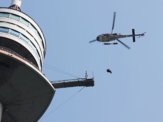 Aus den schwindelerregenden Höhen des Donauturms abseilen? Für die WEGA kein Problem Aus den schwindelerregenden Höhen des Donauturms abseilen? Für die WEGA kein Problem