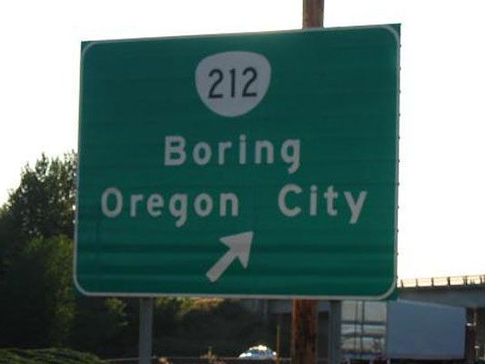 Boring in Oregon und Dull in Schottland kooperieren. Boring in Oregon und Dull in Schottland kooperieren.
