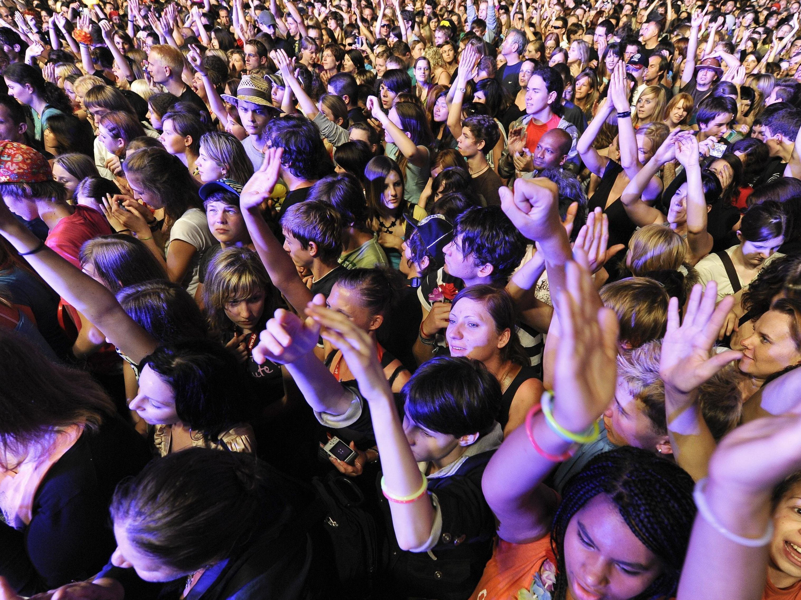 DIF 2012: Auf der 88.6-Bühne wird ordentlich gerockt. DIF 2012: Auf der 88.6-Bühne wird ordentlich gerockt.
