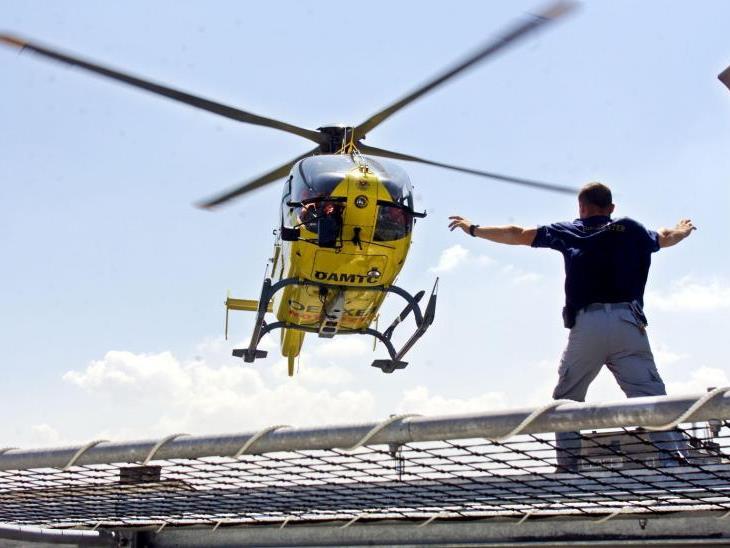 Der Arbeiter musste mit dem Hubschrauber ins Spital gebracht werden
