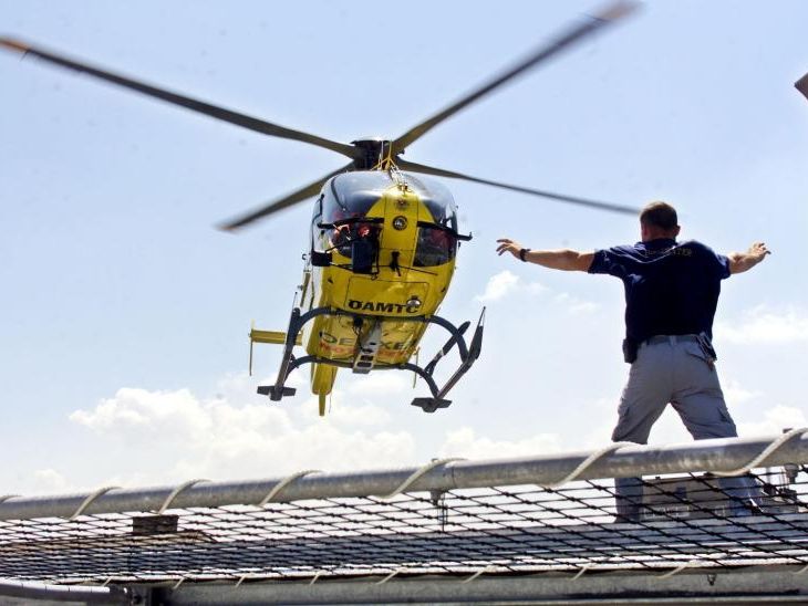 Der Arbeiter musste mit dem Hubschrauber ins Spital gebracht werden Der Arbeiter musste mit dem Hubschrauber ins Spital gebracht werden
