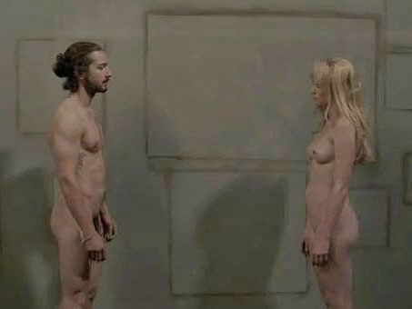 Gemeinsam mit Schauspielerin Denna Thomsen zieht Shia LaBeouf im surrealen Clip blank. Gemeinsam mit Schauspielerin Denna Thomsen zieht Shia LaBeouf im surrealen Clip blank.