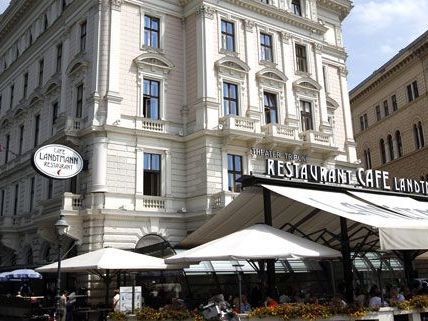 Das Café Landtmann öffnet mit der Bel-Etage künftig auch die Räumlichkeiten im ersten Stockwerk für Gäste. Das Café Landtmann öffnet mit der Bel-Etage künftig auch die Räumlichkeiten im ersten Stockwerk für Gäste.