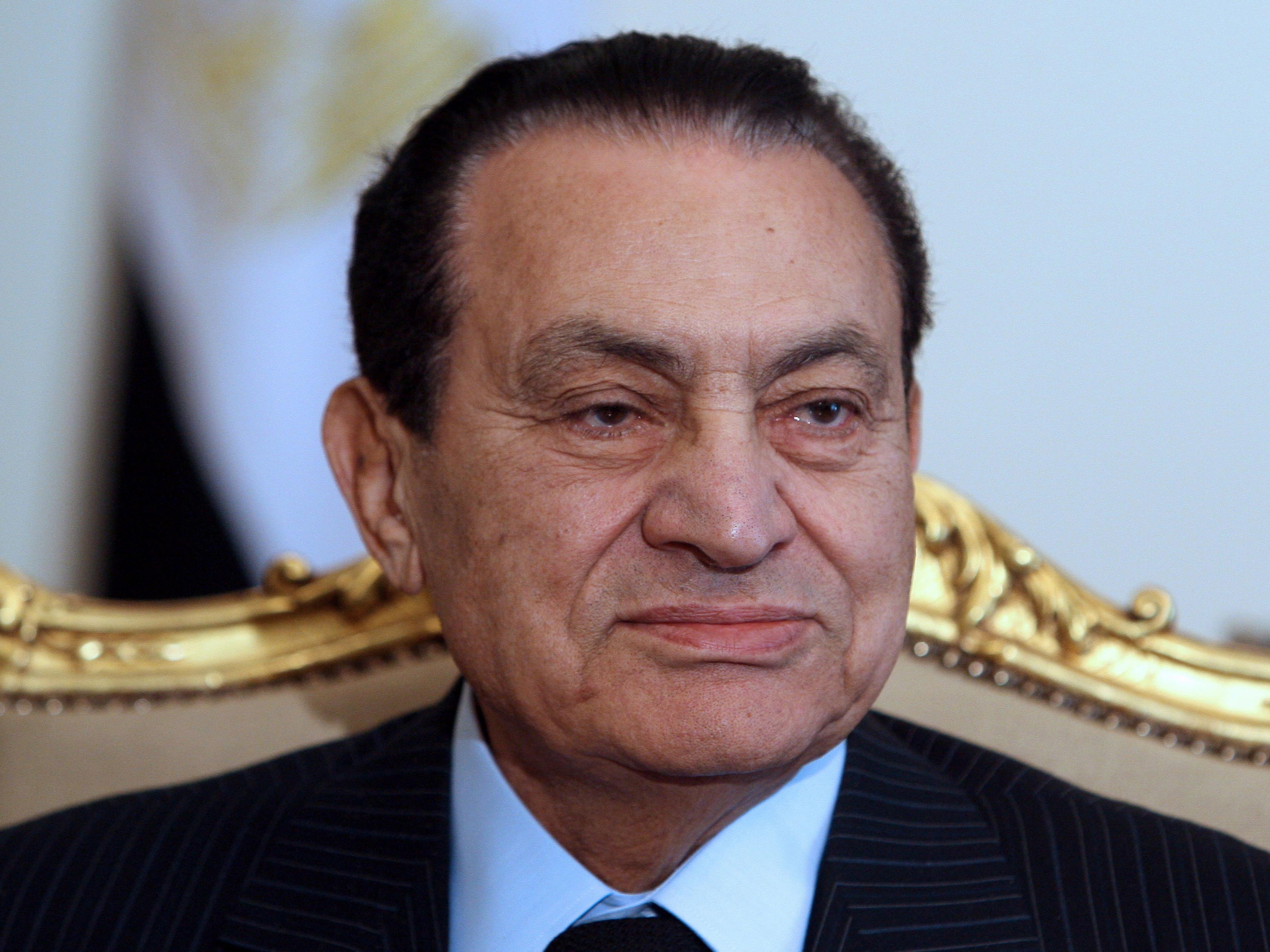 Nach dreißigjähriger Herrschaft Mubarak entmachtet.