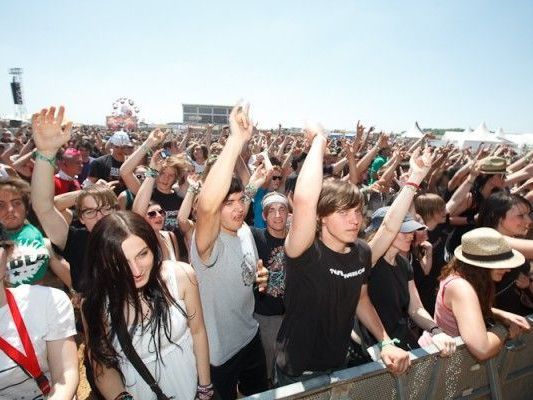 Zuschauermassen werden das Nova Rock in Nickelsdorf stürmen Zuschauermassen werden das Nova Rock in Nickelsdorf stürmen