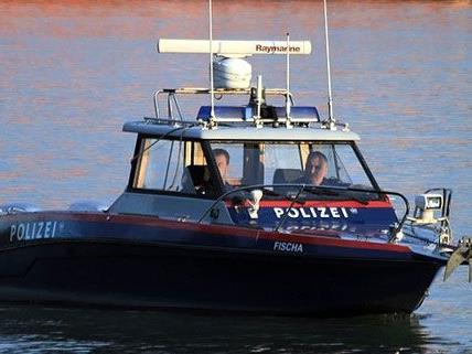 Das Polizeiboot FISCHA war am Sonntag im Einsatz als ein Mann aus der Donau geretttet wurde.