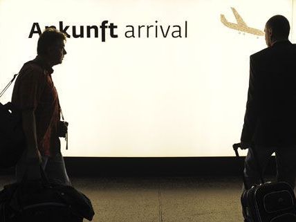 Sollte jahrelang vor gericht um die betroffenen Geschäftsflächen am neuen Terminal Check-In3 gestritten werden, bleiben diese leer stehend. Sollte jahrelang vor gericht um die betroffenen Geschäftsflächen am neuen Terminal Check-In3 gestritten werden, bleiben diese leer stehend.