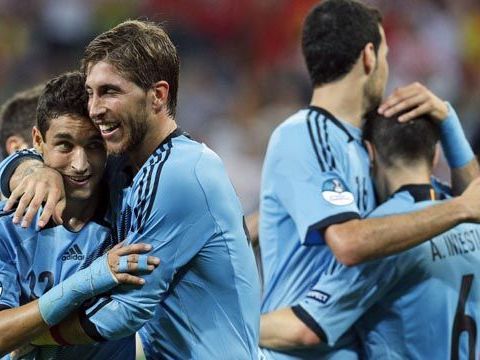 Spanische Spieler feiern ihr Tor. Spanische Spieler feiern ihr Tor.