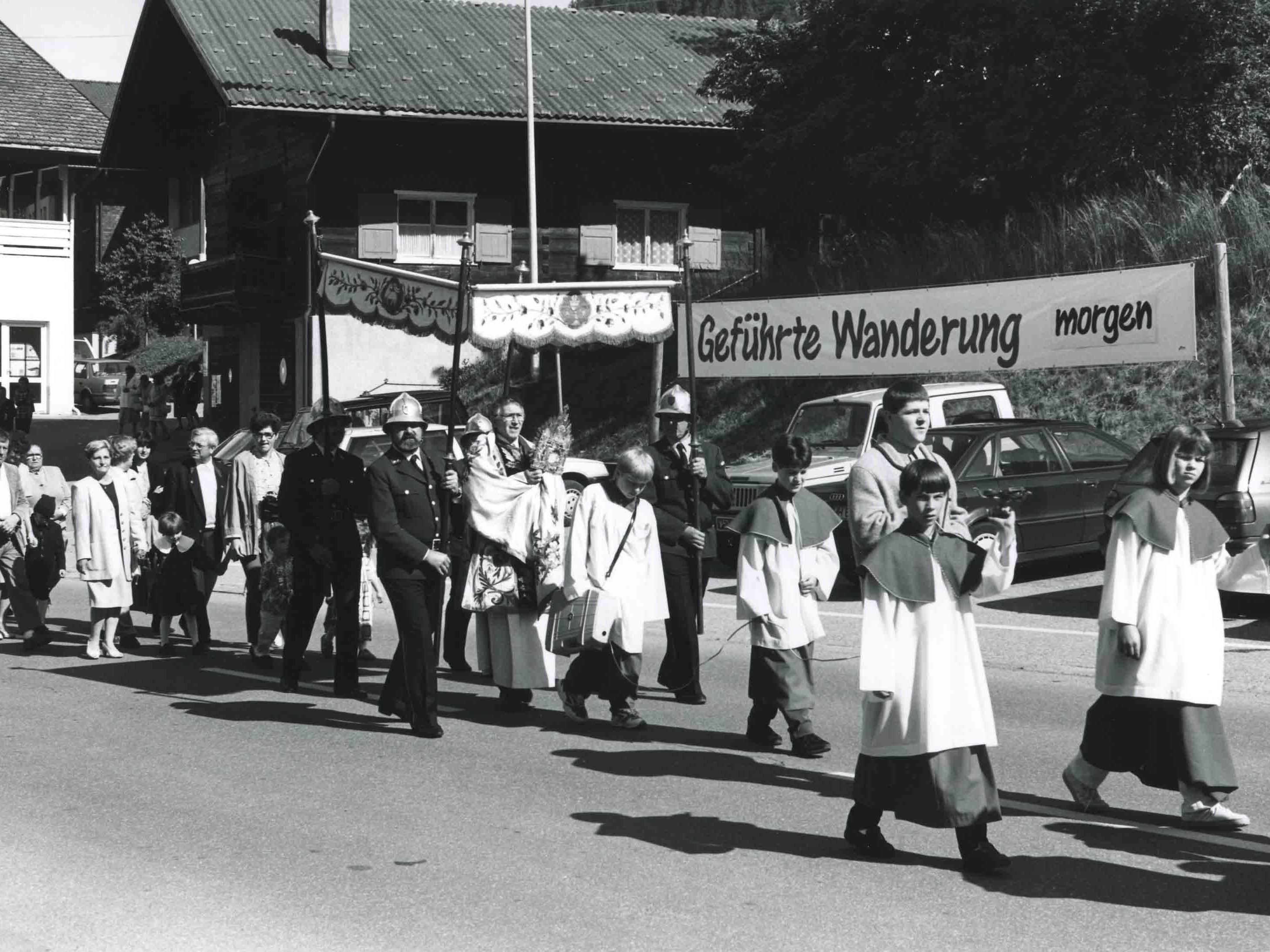 Vorarlberger Landesbibliothek erwirbt das Foto-Archiv von Nikolaus Walter. Vorarlberger Landesbibliothek erwirbt das Foto-Archiv von Nikolaus Walter.