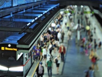Bereits jeder dritte Bewohner der Stadt hat eine Jahreskarte der Wiener Linien. Bereits jeder dritte Bewohner der Stadt hat eine Jahreskarte der Wiener Linien.