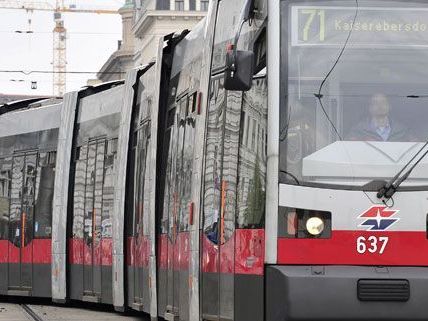 55-Jährige wurde von Linie 71 erfasst 55-Jährige wurde von Linie 71 erfasst