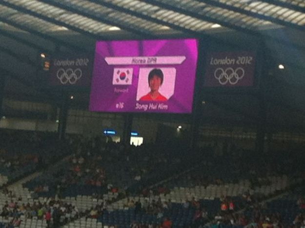 Die Olympischen Spiel beginnen mit einem Hoppala: Südkoreanische Flagge für nordkoreanisches Team. Die Olympischen Spiel beginnen mit einem Hoppala: Südkoreanische Flagge für nordkoreanisches Team.
