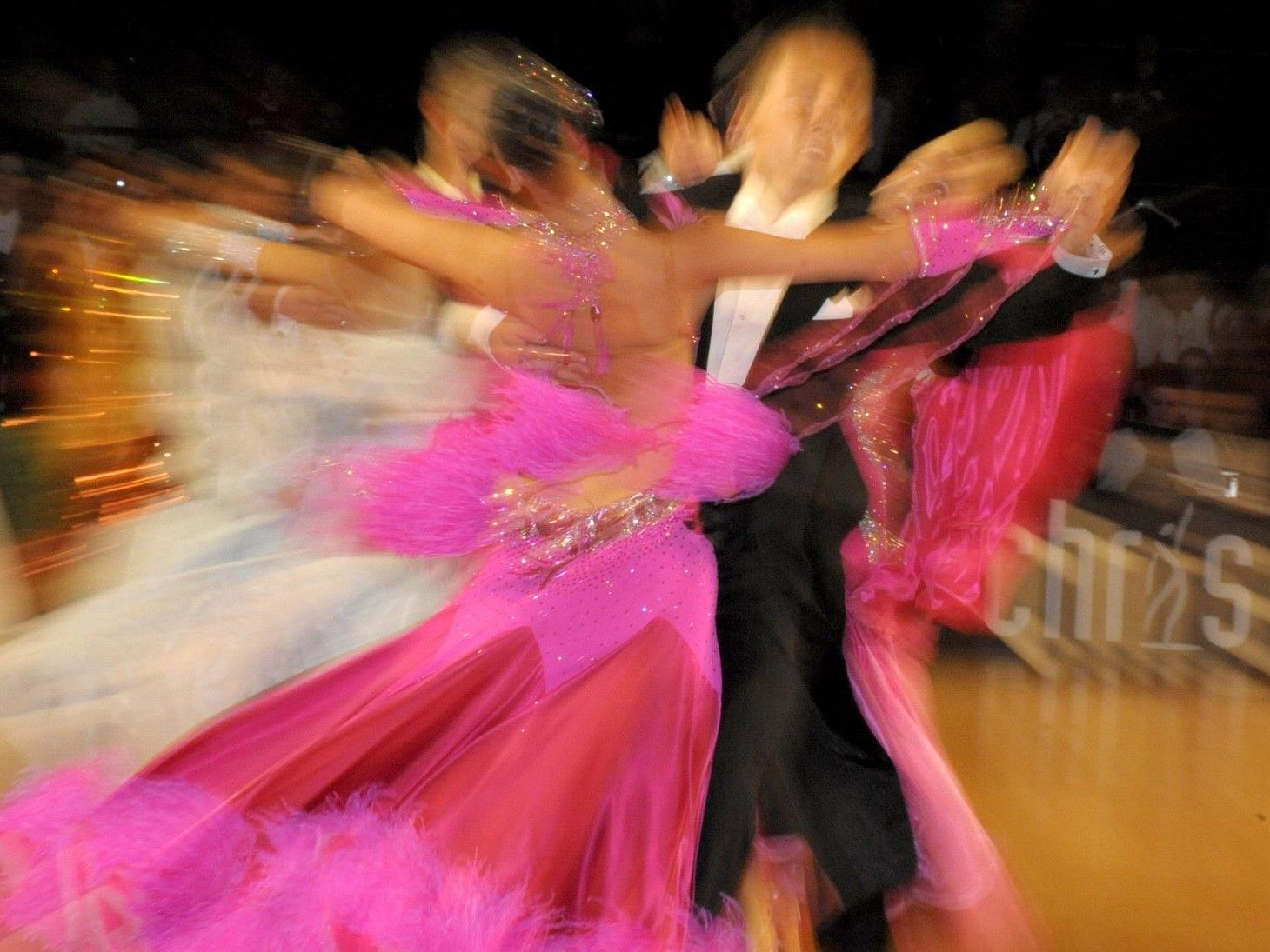Der "Treffpunkt Tanz" lädt bis 29. September zu gratis Tanzstunden ein.