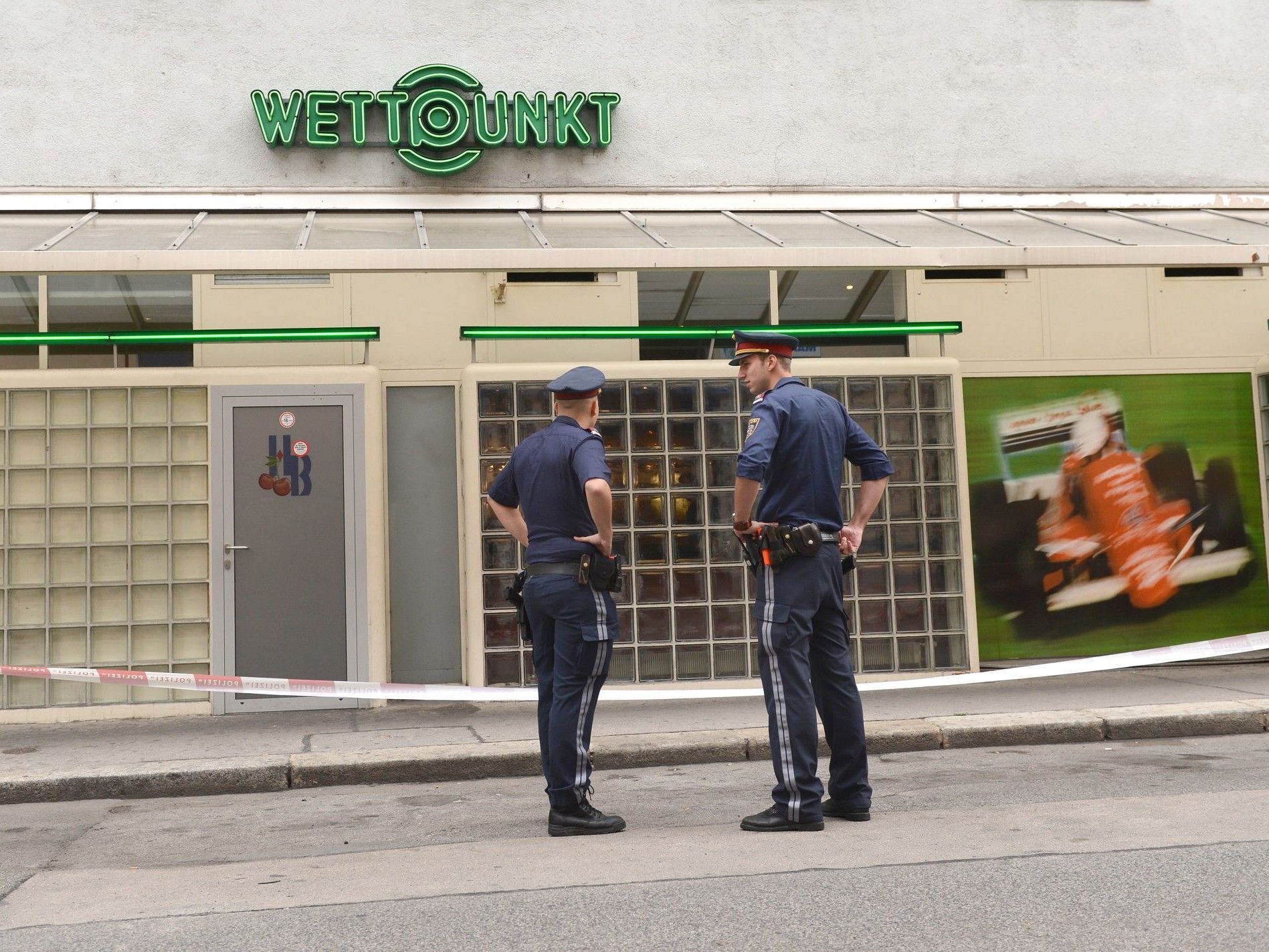 Überfall auf Wettbüro in Wien: Mitarbeiter schwer verletzt Überfall auf Wettbüro in Wien: Mitarbeiter schwer verletzt