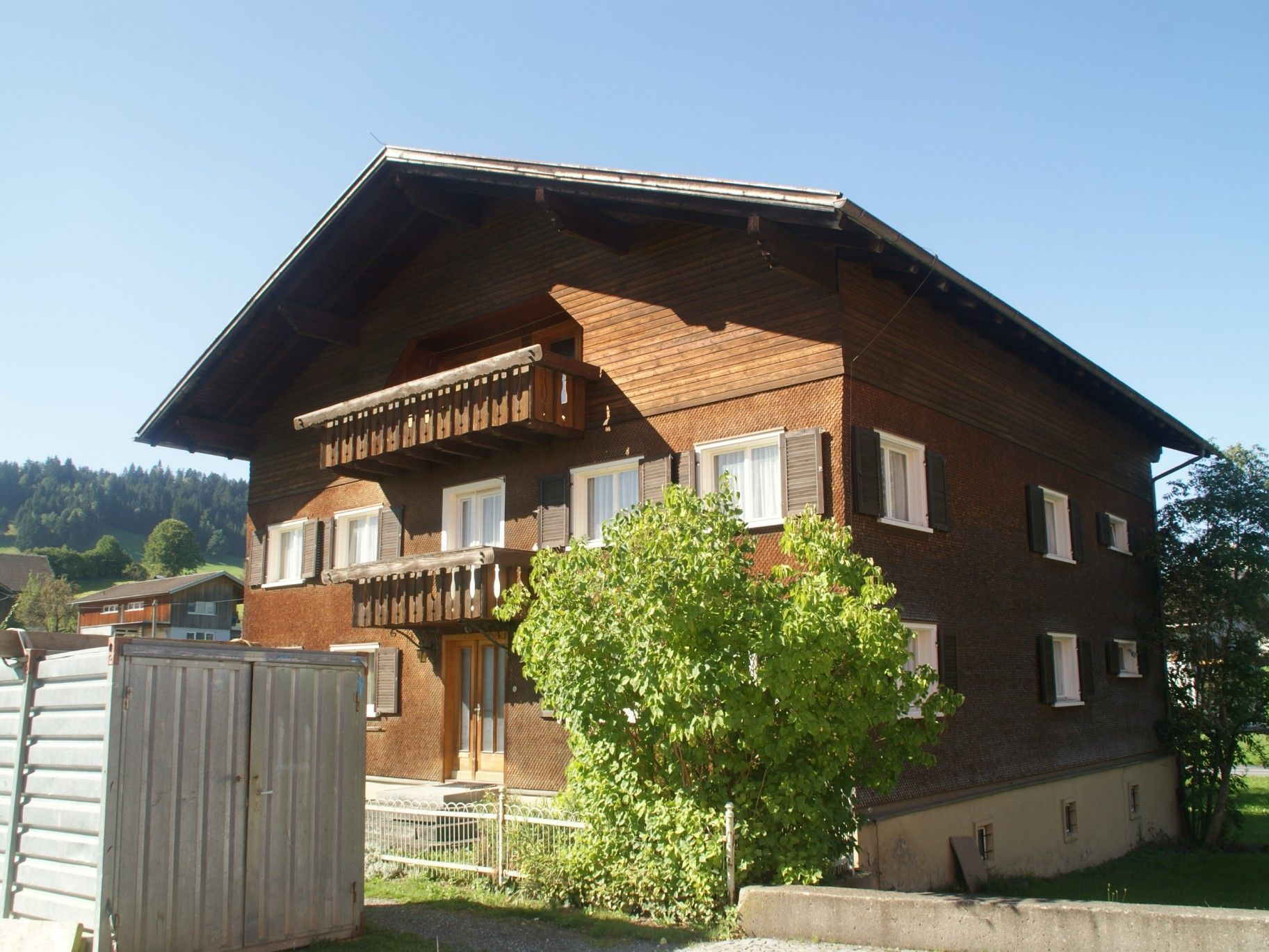Der alte Pfarrhof wird abgetragen Der alte Pfarrhof wird abgetragen