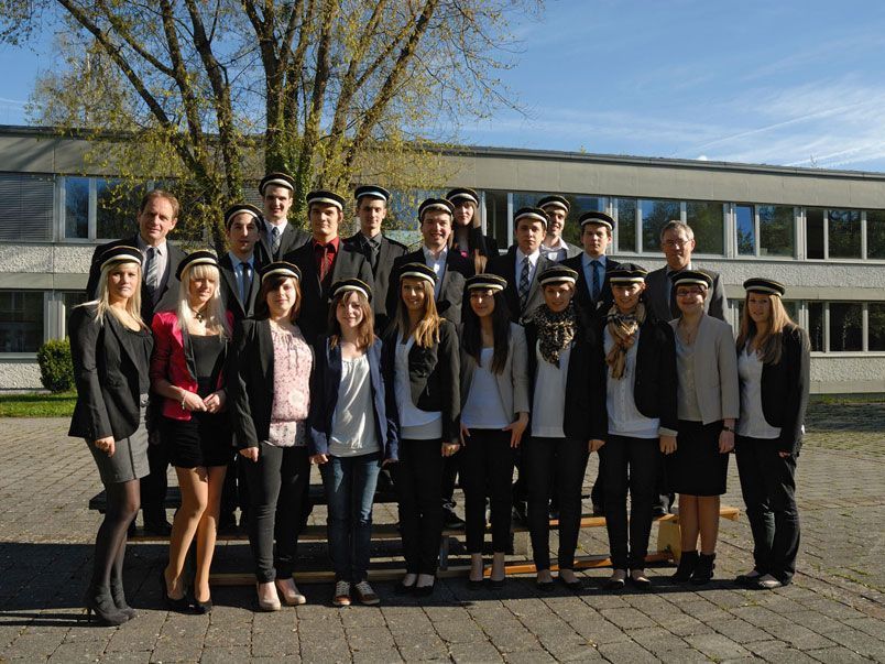 Die Maturanten der 5BA der HAK Bregenz Die Maturanten der 5BA der HAK Bregenz