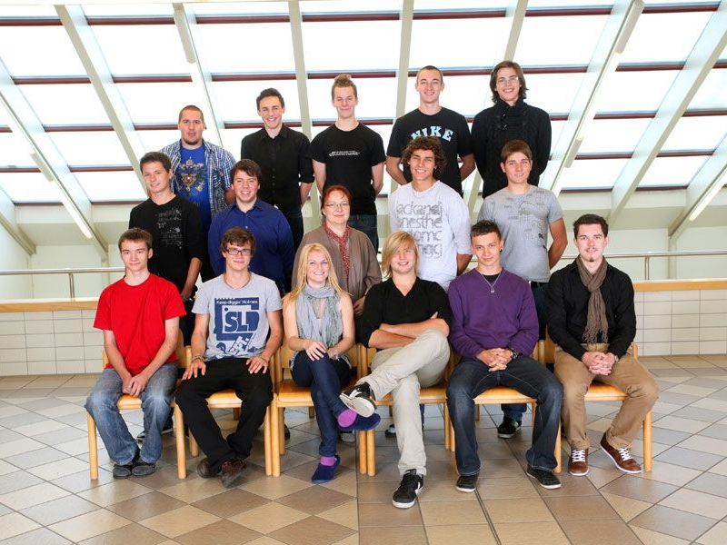 Die Maturanten der 5aCB/T der HTL Dornbirn Die Maturanten der 5aCB/T der HTL Dornbirn