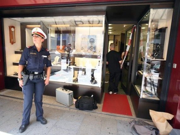 Die Pink Panther könnten hinter dem Überfall auf diesen Juwelier in Neubau stecken Die Pink Panther könnten hinter dem Überfall auf diesen Juwelier in Neubau stecken