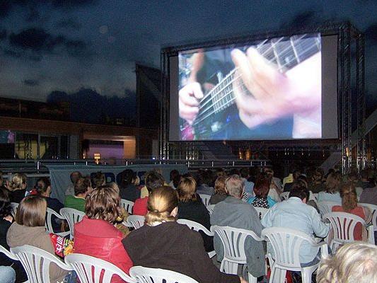 Beim Kino am Dach erwartet die Besucher auch heuer wieder Filmvergnügen über den Dächern Wiens