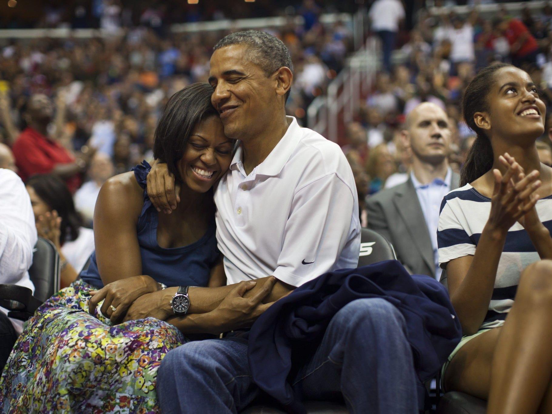 US-Präsident Obama und seine Frau Michelle beim Basketballspiel in Washington.