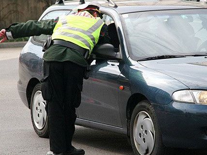 Polizisten wurden bei einer Kontrolle auf mutmaßliche Drogen-Dealer aufmerksam