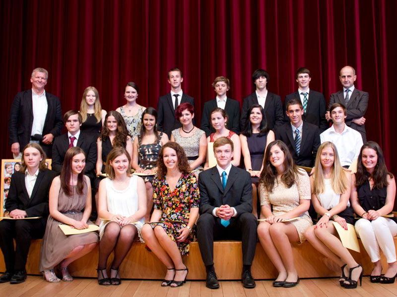Die Maturanten der 8d des Gymnasium Schillerstraße in Feldkirch Die Maturanten der 8d des Gymnasium Schillerstraße in Feldkirch