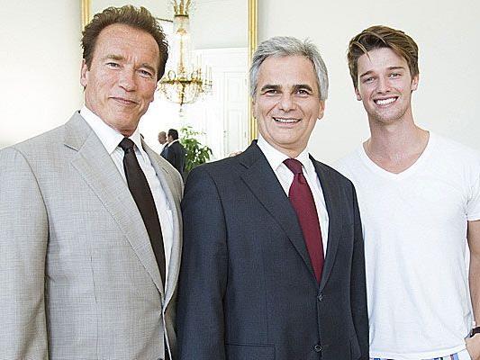 Arnold Schwarzenegger und sein Sohn waren bei Bundeskanzler Faymann auf Wien-Besuch