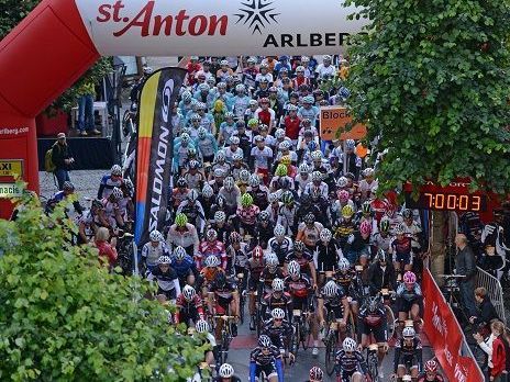 1100 Starter beim 2. Arlberg Giro in St. Anton am Start. 1100 Starter beim 2. Arlberg Giro in St. Anton am Start.