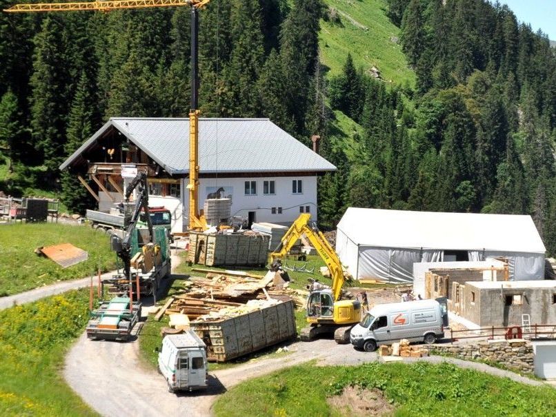 Das Bergrestaurant Simma und der Alphof Rossstelle werden derzeit umgebaut. Das Bergrestaurant Simma und der Alphof Rossstelle werden derzeit umgebaut.