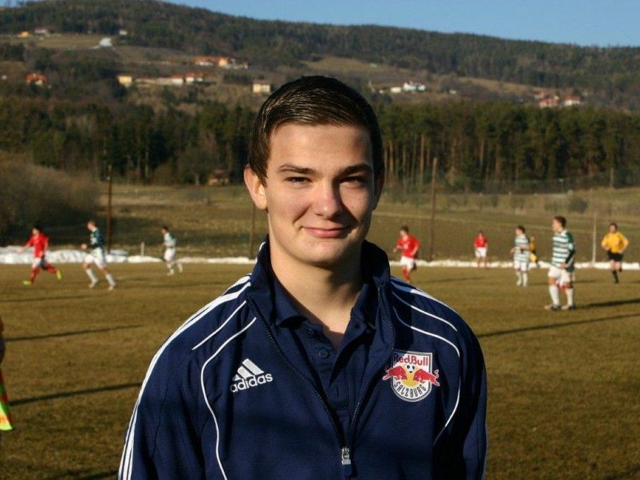 Benjamin Kaufmann hat bei RB Salzburg einen Jungprofivertrag unterzeichnet. Benjamin Kaufmann hat bei RB Salzburg einen Jungprofivertrag unterzeichnet.